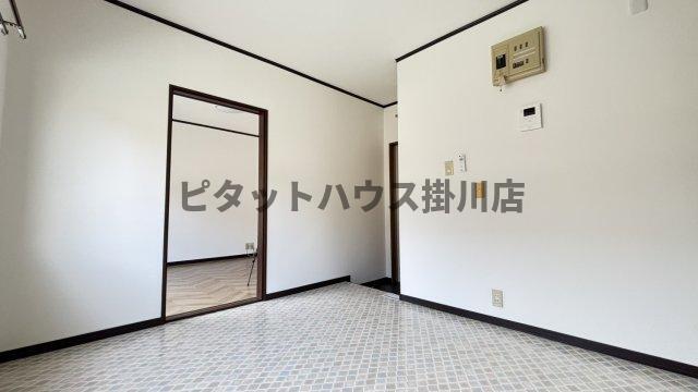 掛川市十九首アパート リビング