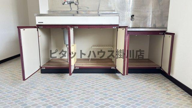 掛川市十九首アパート 収納