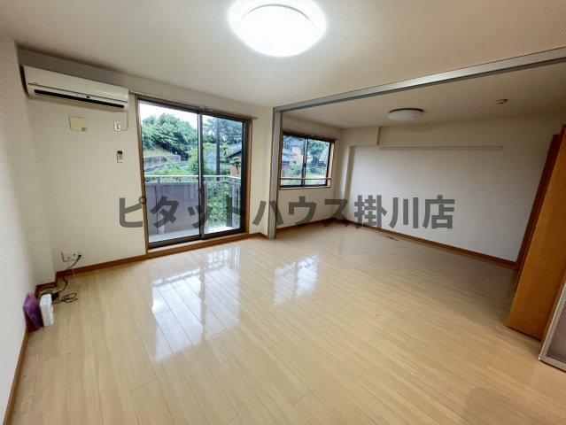 袋井市鷲巣アパート リビング
