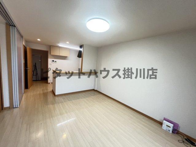 袋井市鷲巣アパート リビング