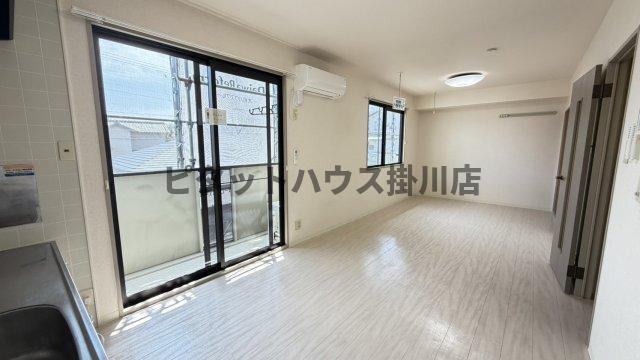 磐田市見付アパート リビング