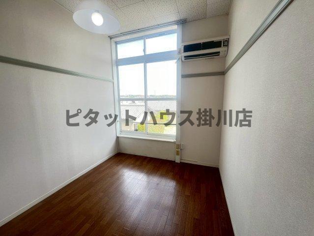 袋井市国本アパート リビング