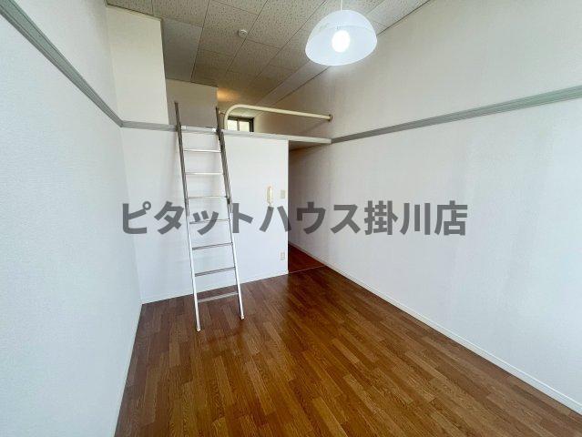 袋井市国本アパート リビング