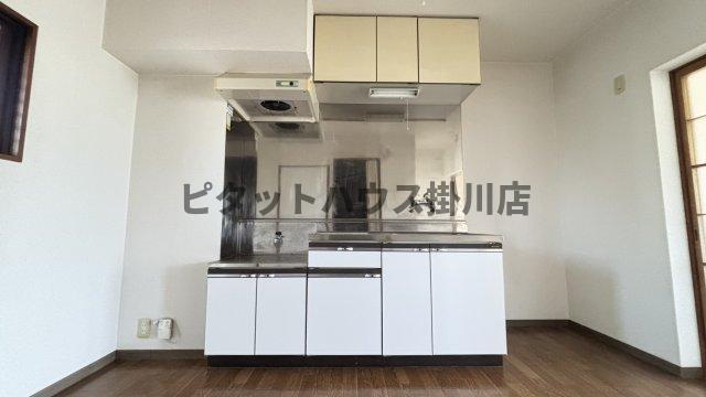 掛川市二瀬川マンション キッチン