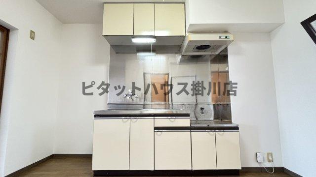 掛川市二瀬川マンション キッチン