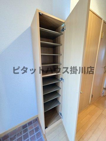 袋井市愛野南アパート 収納