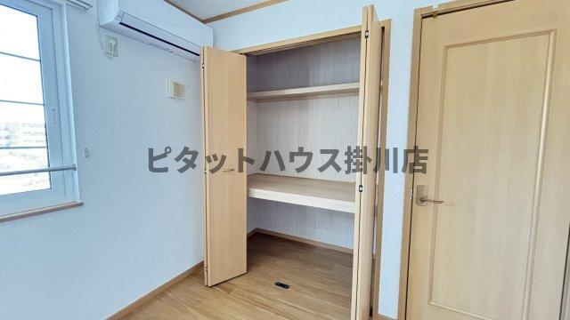掛川市杉谷南アパート 収納