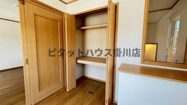 掛川市杉谷南アパート 収納