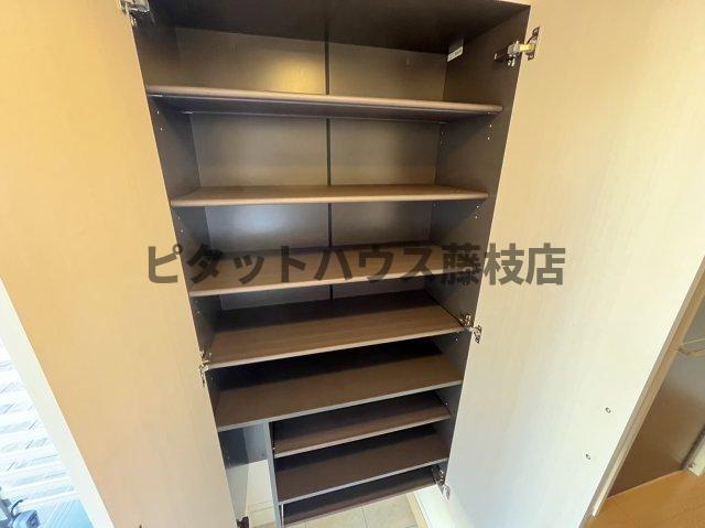 焼津市焼津アパート 収納