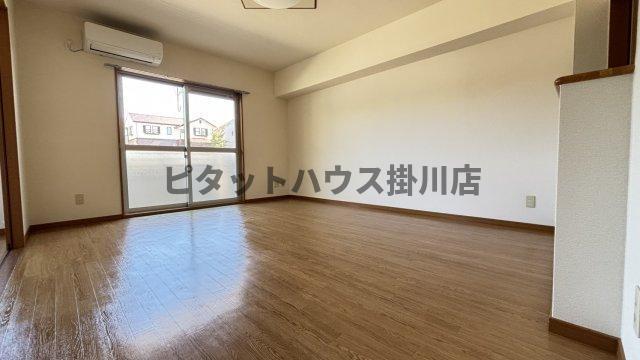 掛川市長谷マンション リビング
