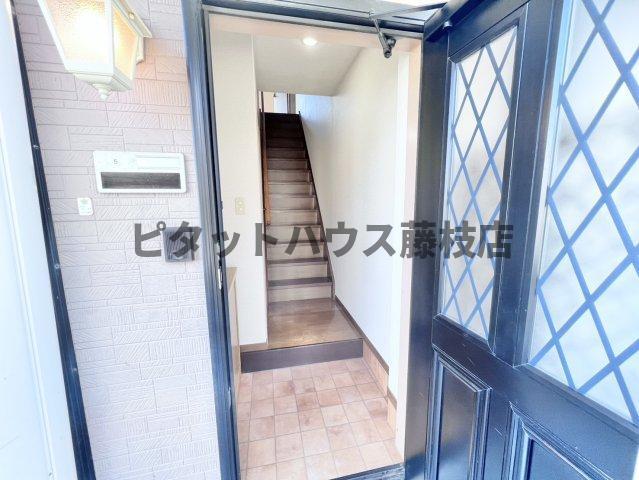 焼津市利右衛門アパート 玄関