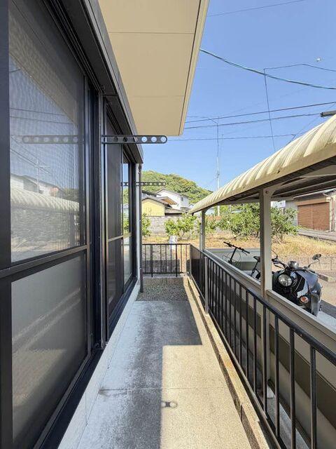 藤枝市岡部町子持坂アパート バルコニー