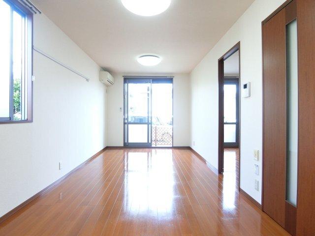 袋井市愛野南アパート リビング