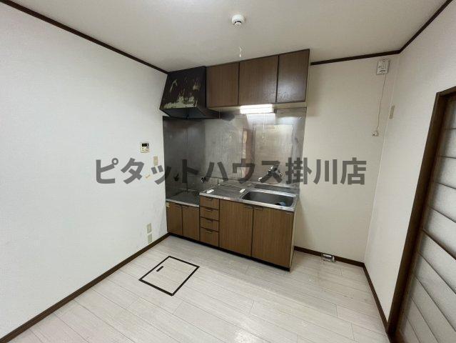 掛川市緑ケ丘アパート キッチン