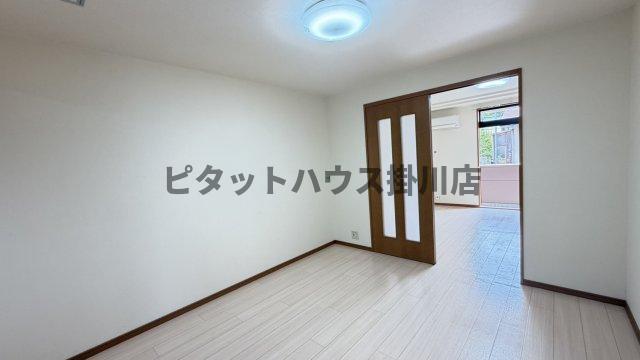 袋井市上山梨アパート リビング