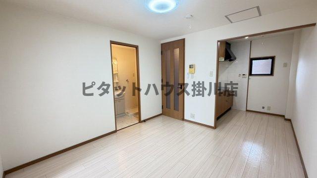 袋井市上山梨アパート リビング