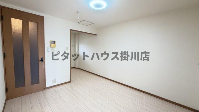 袋井市上山梨アパート リビング