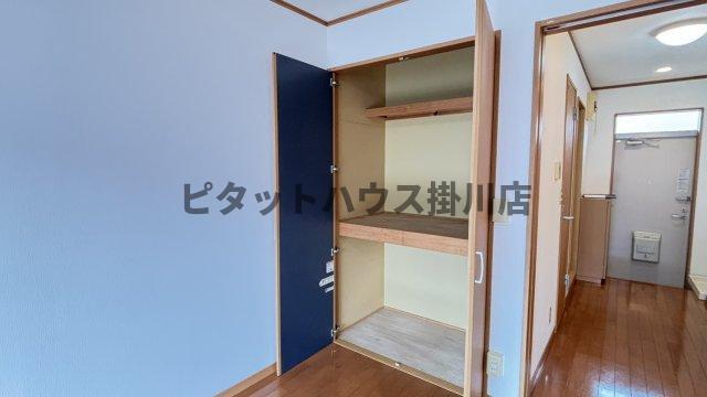 掛川市高御所アパート 収納