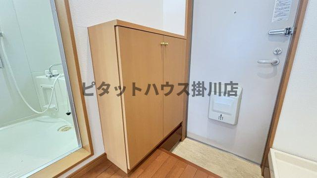 掛川市高御所アパート 玄関