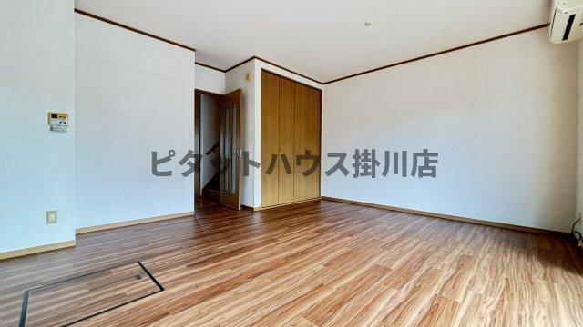 掛川市長谷テラスハウス リビング