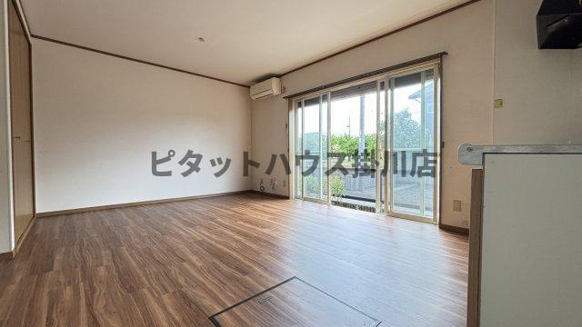 掛川市長谷テラスハウス リビング