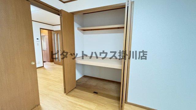 掛川市富部アパート 収納