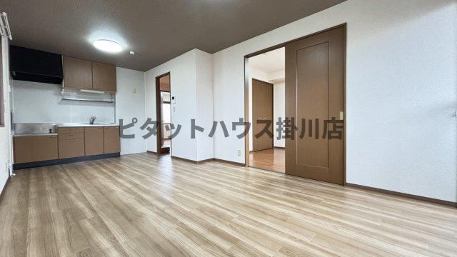 掛川市長谷アパート リビング