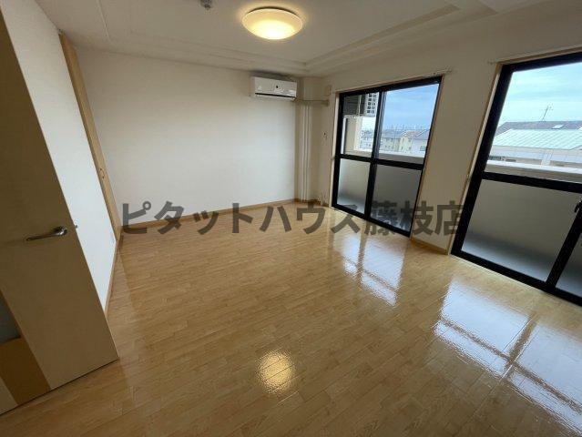 榛原郡吉田町片岡マンション リビング
