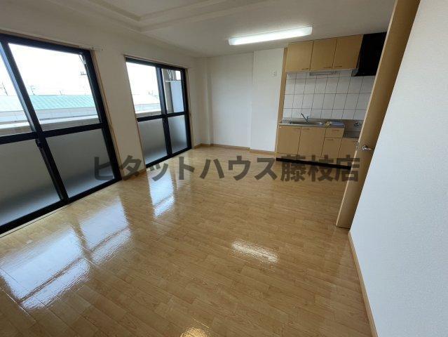 榛原郡吉田町片岡マンション リビング