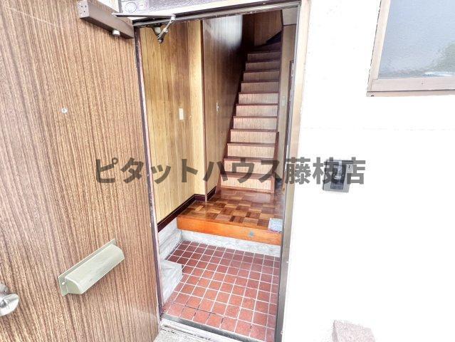 焼津市下小田アパート 玄関
