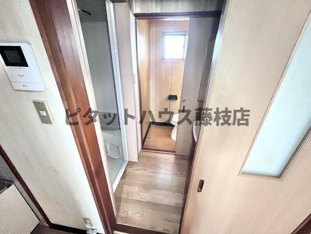焼津市西小川アパート 玄関
