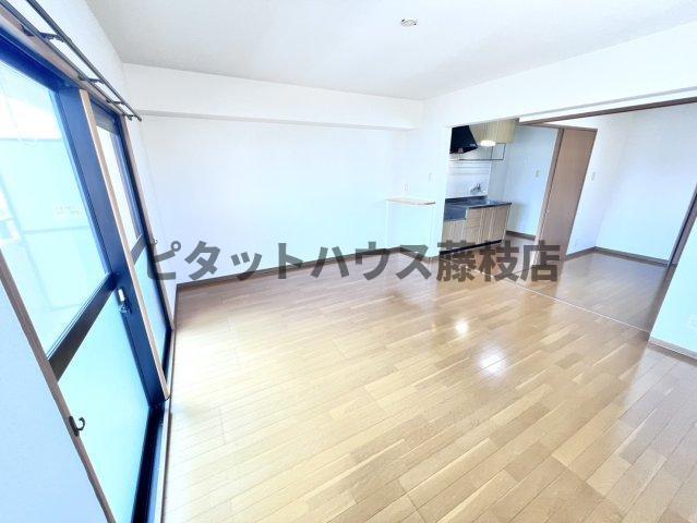 焼津市石津中町マンション リビング