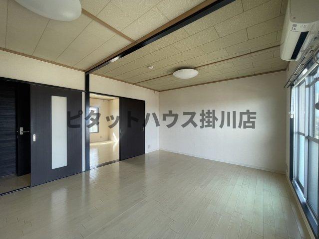 袋井市長溝マンション リビング