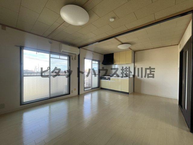 袋井市長溝マンション リビング