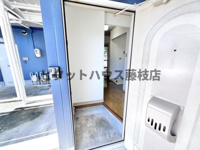 焼津市三和アパート 玄関