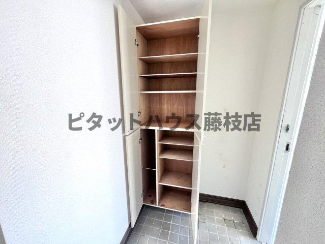 焼津市八楠アパート 収納
