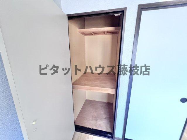 焼津市八楠アパート 収納
