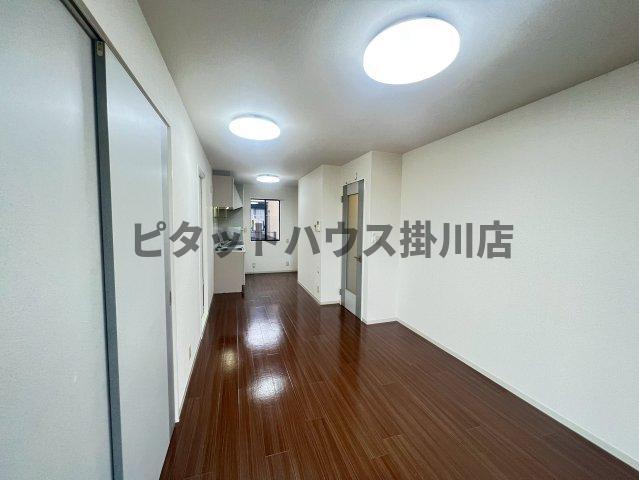 掛川市中アパート リビング
