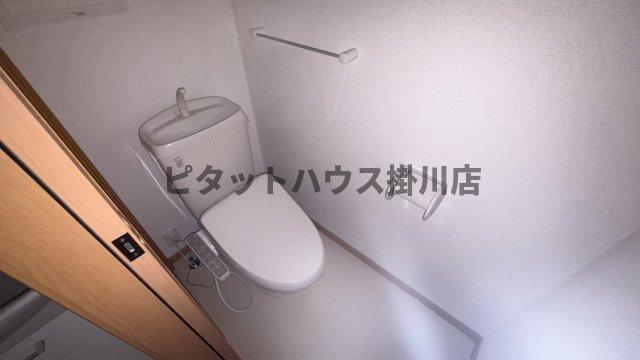 袋井市春岡アパート トイレ