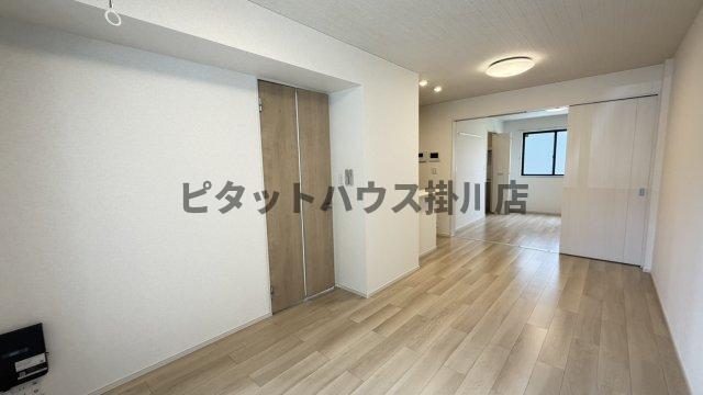 掛川市高御所アパート リビング