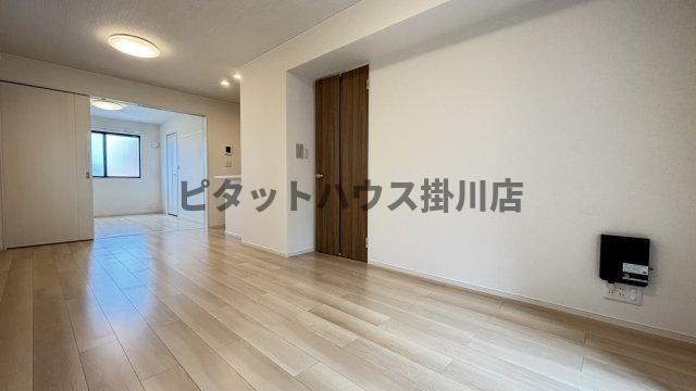 掛川市杉谷南アパート リビング