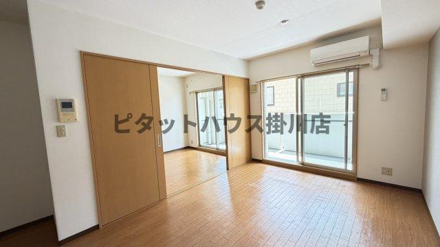 菊川市加茂マンション リビング