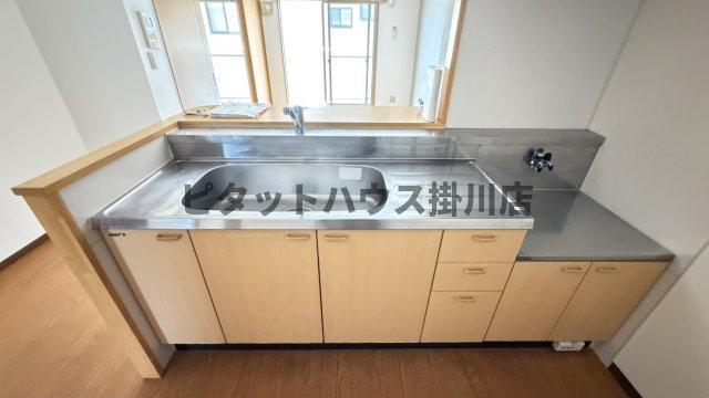 菊川市加茂マンション キッチン