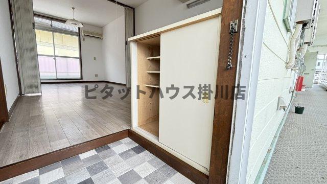 掛川市杉谷アパート 玄関