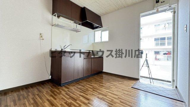 掛川市杉谷アパート リビング