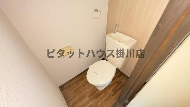 掛川市杉谷アパート トイレ