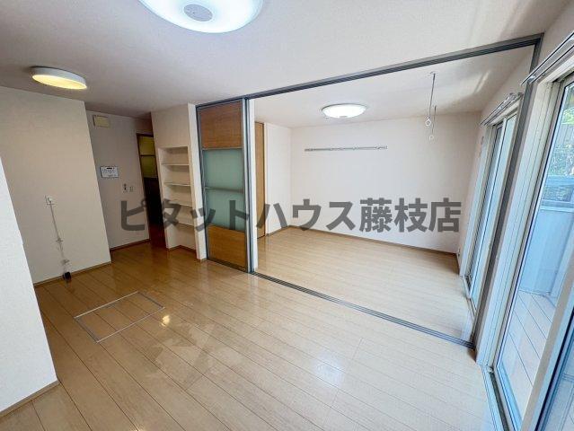 榛原郡吉田町川尻アパート リビング