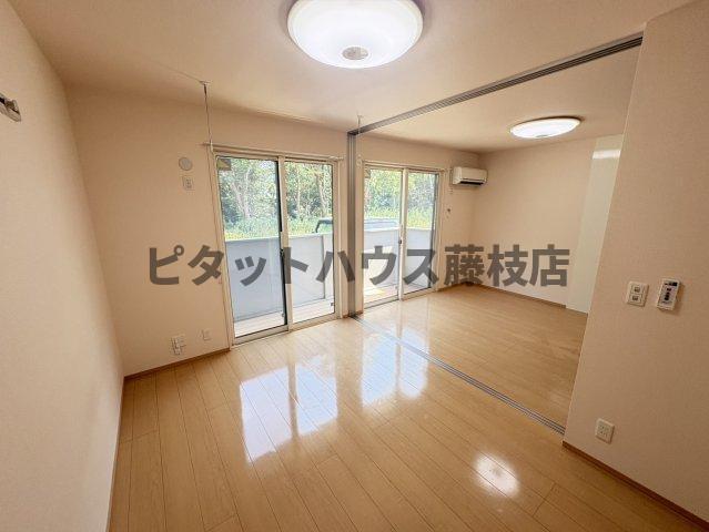 榛原郡吉田町川尻アパート リビング