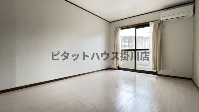 掛川市中央高町アパート リビング