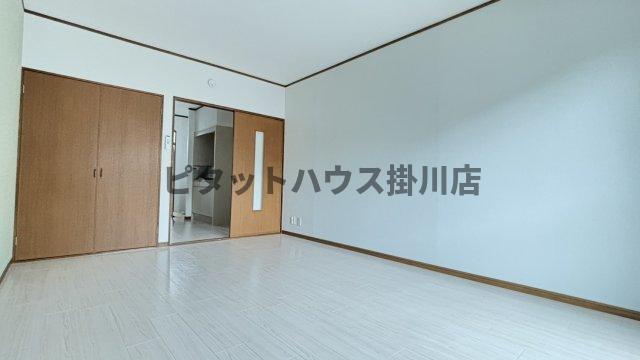 掛川市中央高町アパート リビング